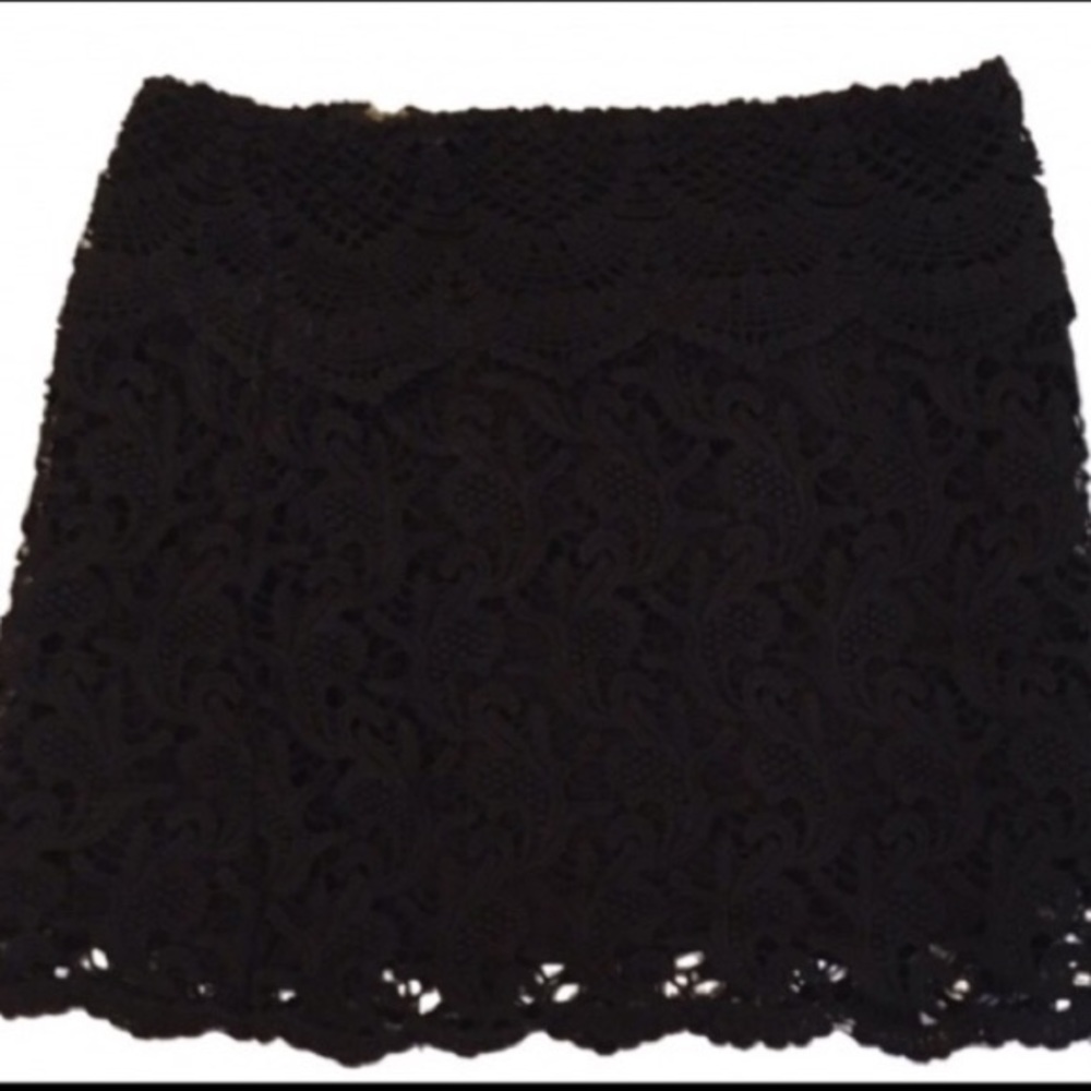 Lace mini skirt